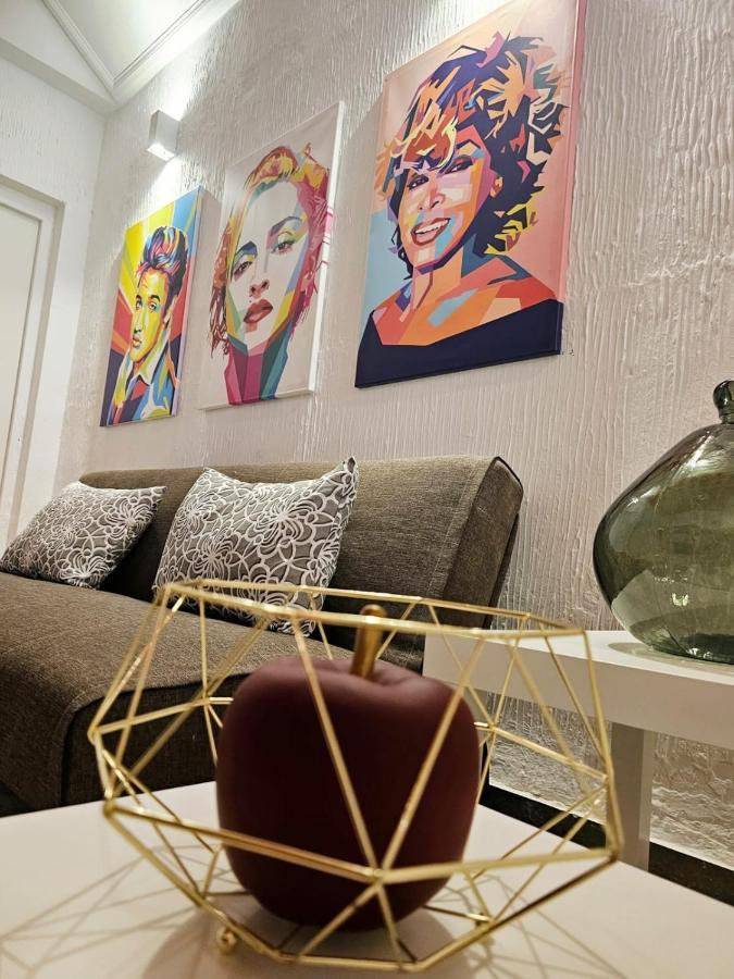 Arc House Granada Hotel ภายนอก รูปภาพ